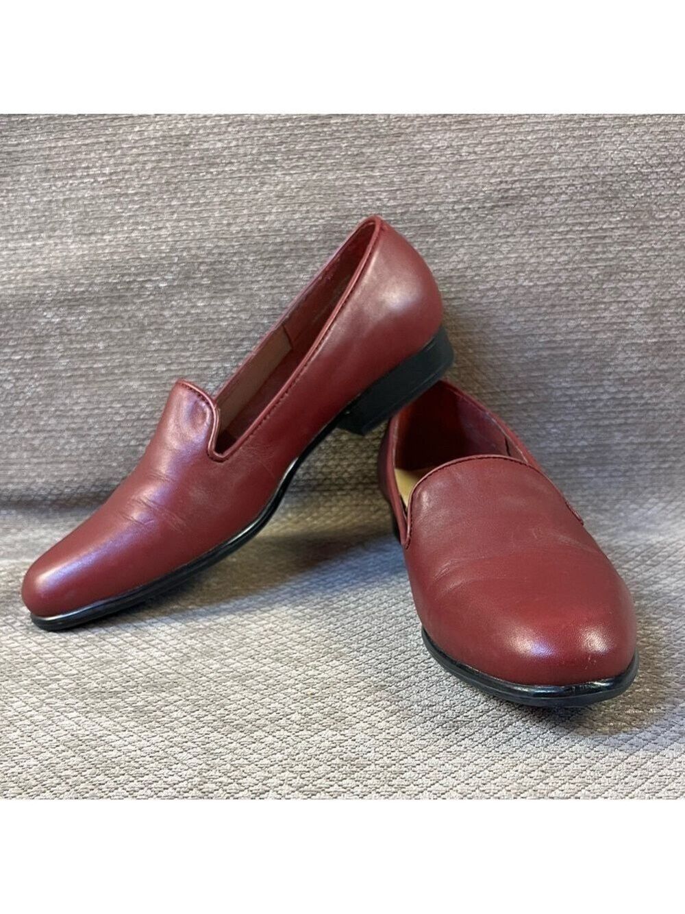 Villager by Liz Claiborne Burgundy Leather Flats size 6.5M EUC